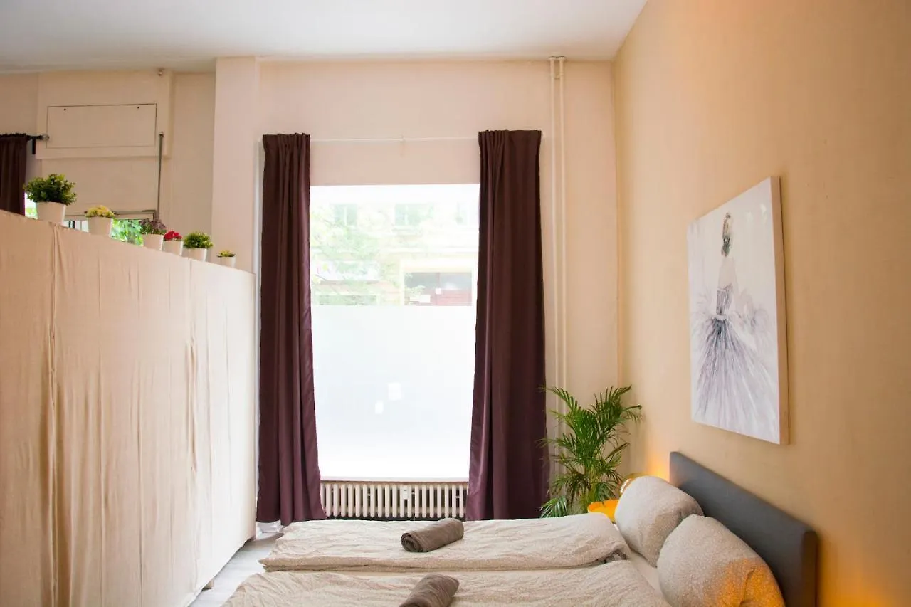 Moabit Family Apartment Берлин 0*,